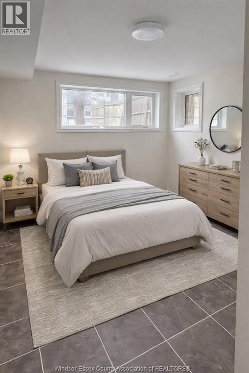 Photo - 726 Grand Marais Rd E