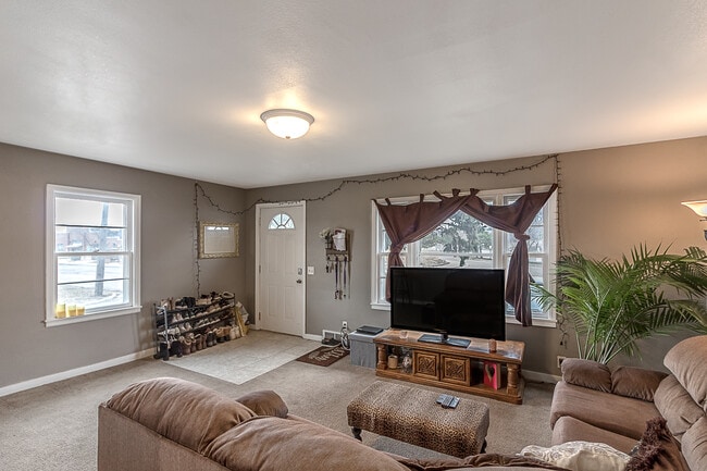 Photo - 131 Lamm St