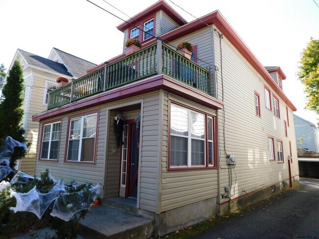 Photo - 906 Park Ave Unidad 1ST FLOOR 4 BEDROOM