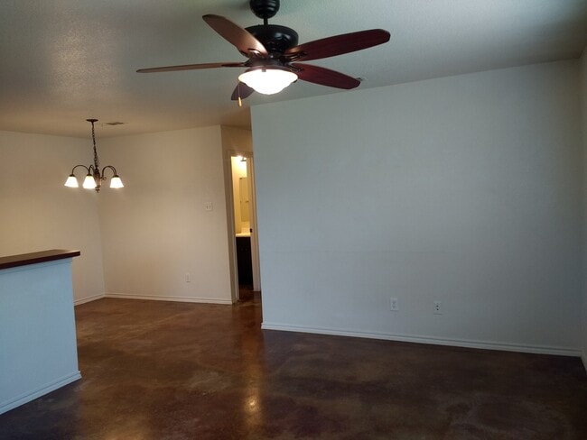 Photo - 8124 Doreen Ave
