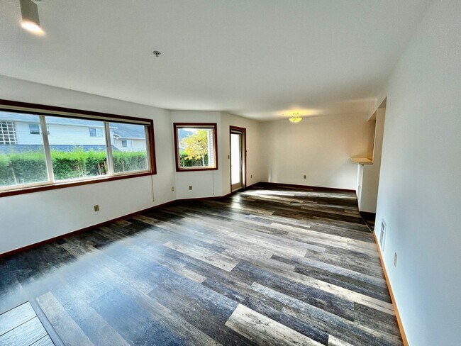 Photo - Light and Bright Kingston Condo Unit B105