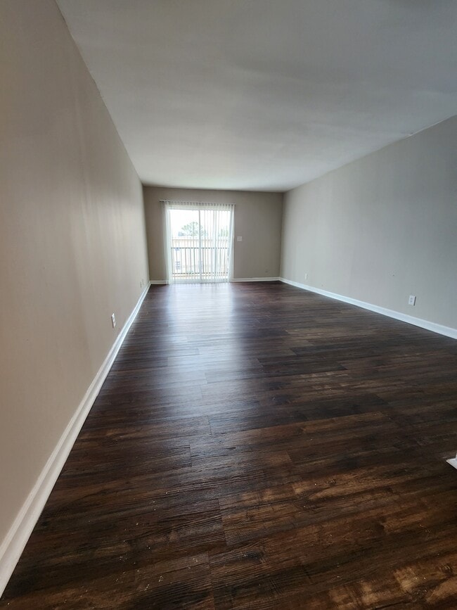 Photo - Dalton Pointe Walston