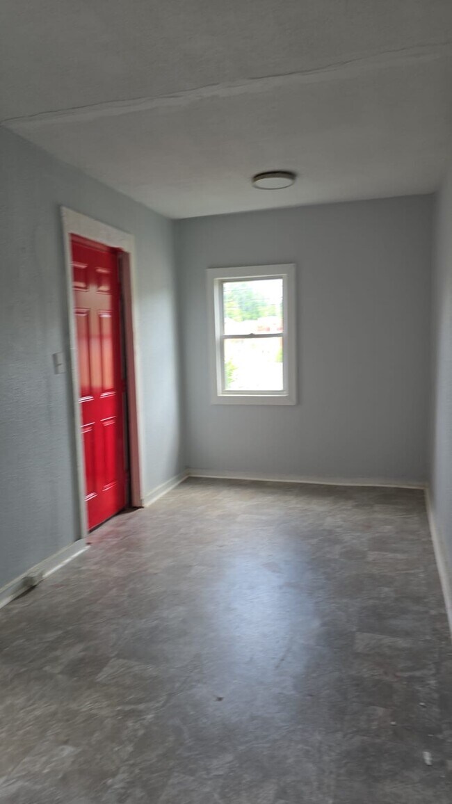 Photo - 669 S 35th St