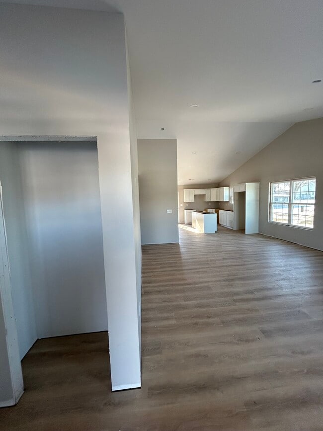 Photo - 302 Jennifer