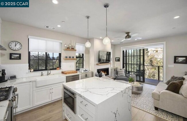 Photo - 3075 Stonegate Dr Casa
