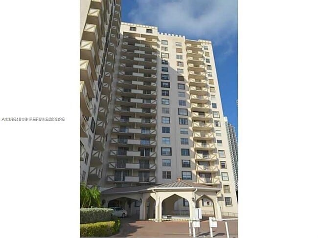 Photo - 1865 S Ocean Dr Unidad 12N