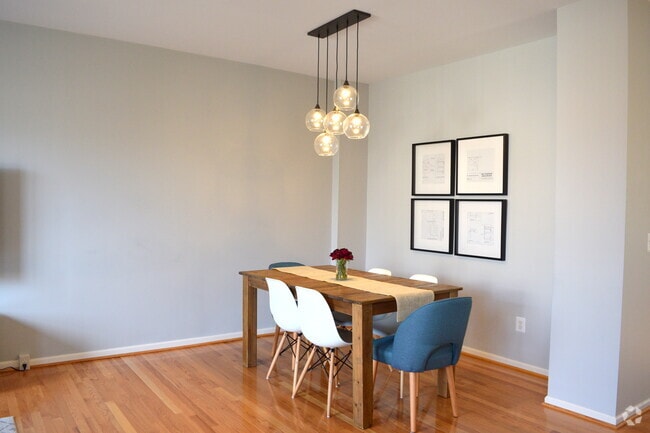 Building Photo - 11413 Sunflower Lane Unit 17x17 Basement Rental