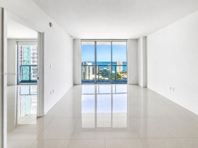 Building Photo - 500 Brickell Ave Unit 3200