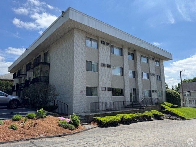 Building Photo - 250 Nesmith St Unit A19 Rental