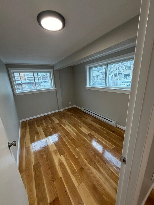 Photo - 23 Roughan St Unit 1