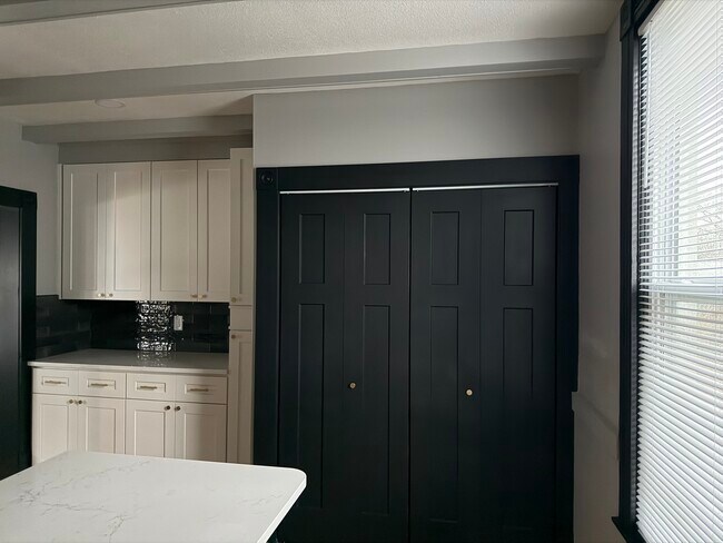 Photo - 517 Livingston