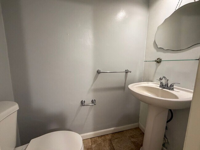 Photo - 2BR/1.5BA Townhouse in Mill Run!