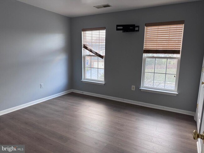 Photo - 2004 Taylor Grace Ct