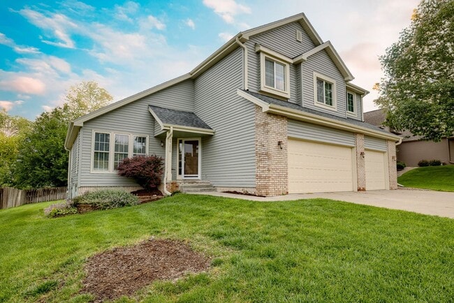 Photo - Beautiful 4 Bedroom In Rose Garden Estates!!