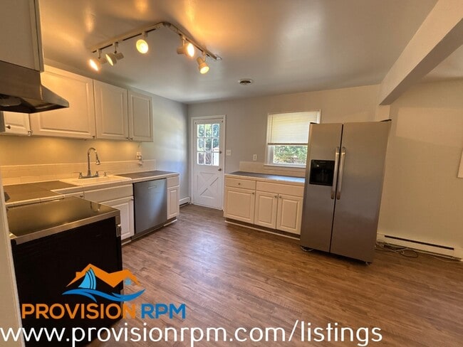 Photo - 322 Creek Blvd