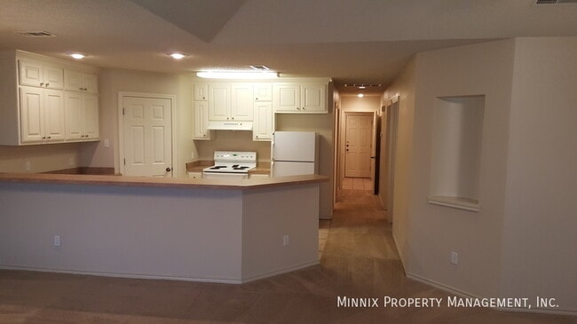 Photo - 3206 111th St