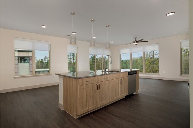 Photo - 8900 Six Pines Dr Unit 427