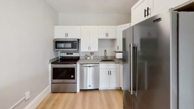 Building Photo - 44 Guild St Unit 1