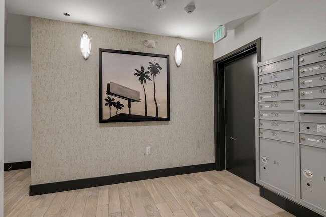 Photo - 3743 Midvale Ave Unidad 101