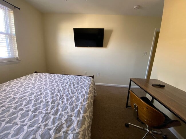 Photo - 7416 Rhondda Dr