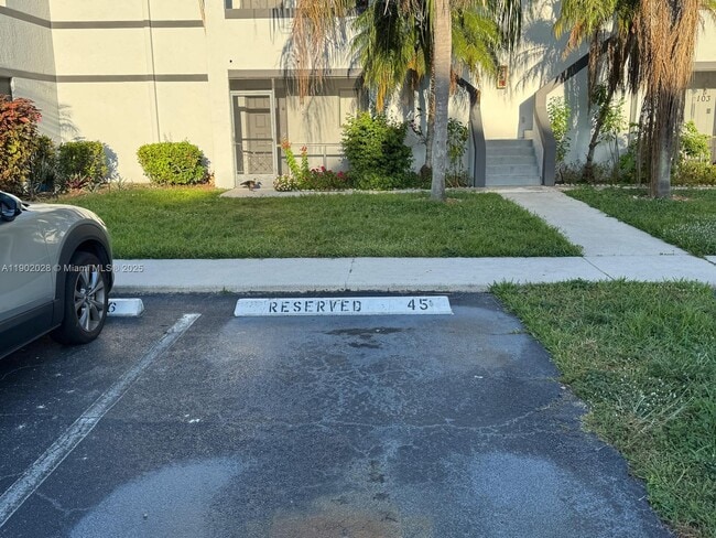 Building Photo - 161 Lakeview Dr Unit 102