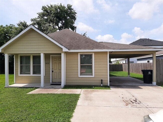 Building Photo - 4604 Davenport St Rental
