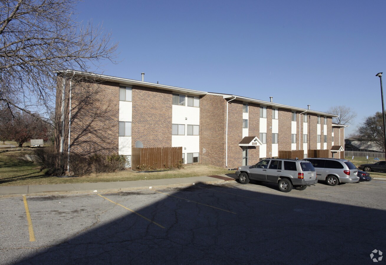 Garden Apartments - Garden Apartments