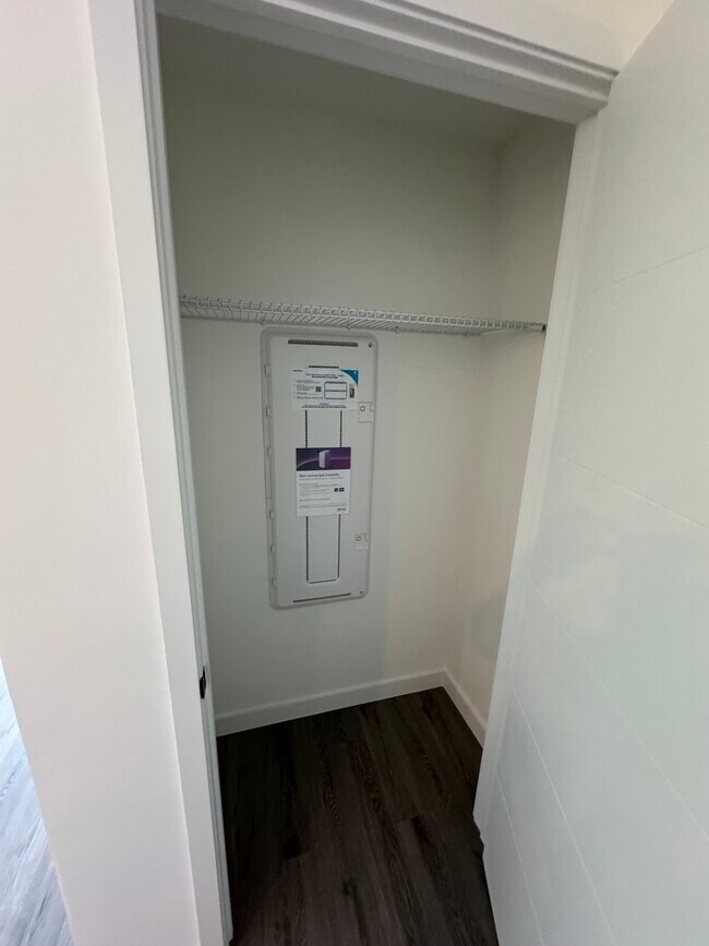 Photo - 144 NW 32nd St Unit B5