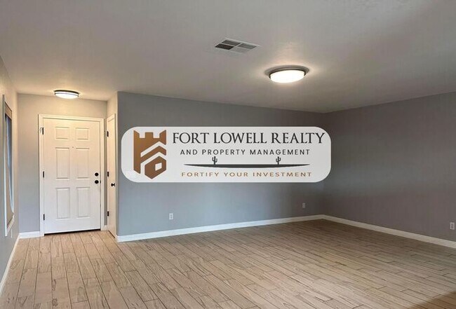 Photo - 3 Bedroom, 2 Bath, with 2 Car Garage!!