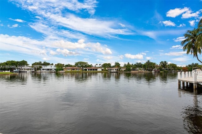 Photo - 1881 Middle River Dr Unit 307