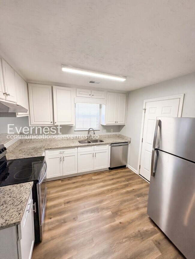 Photo - 3-Bed/2-Bath Home with Driveway and Patio/Available Now!