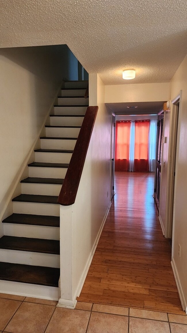 Photo - 912 Pineland Ave Unit 1