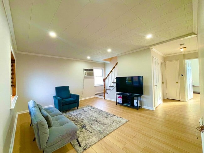 Photo - 278 Devonshire Dr