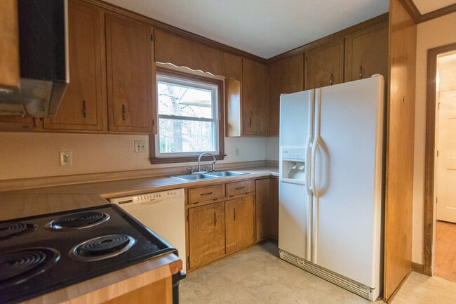Photo - 1060 Windbrooke Ct