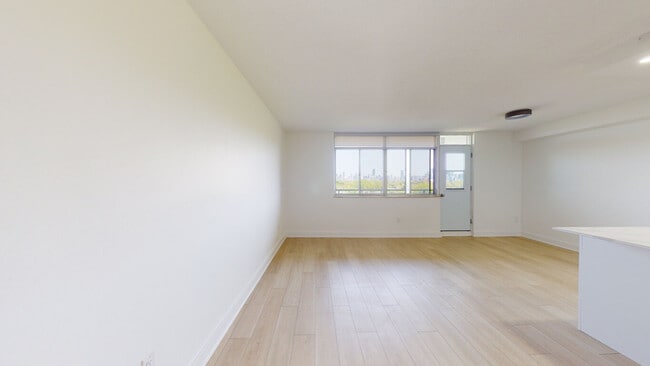 919 Dufferin