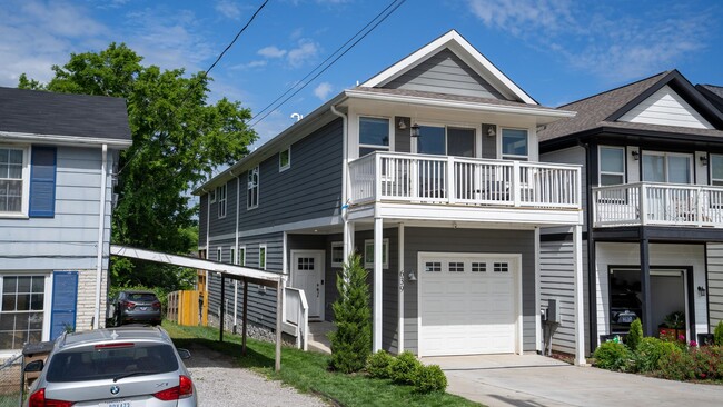 Photo - 639 Vernon Ave