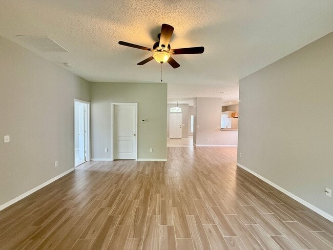 Photo - GREAT 3/2 HOME IN WATERSIDE SOUTHEAST ORLANDO