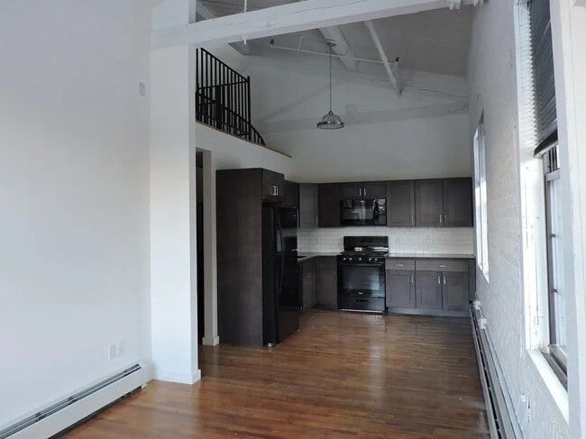 Kitchen and Loft - 69 King St