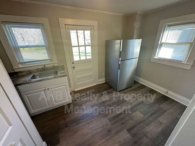 Photo - 511 Cummings St