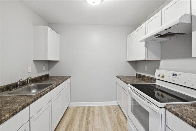 Photo - 2810 Adams St