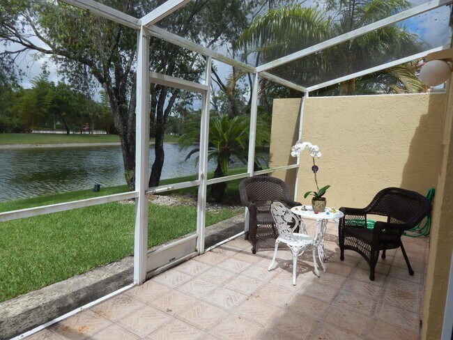 Photo - 10532 Lake Vista Cir