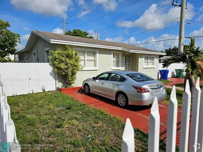 Building Photo - 6544 NW 6th Ave Rental