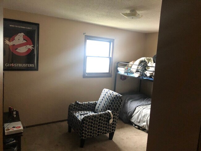 215 3rd Ave N
