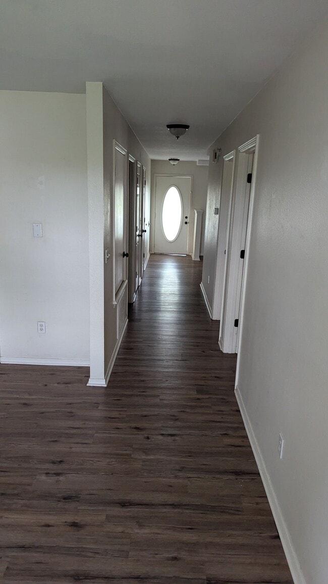 Photo - 809 E Eastview Dr