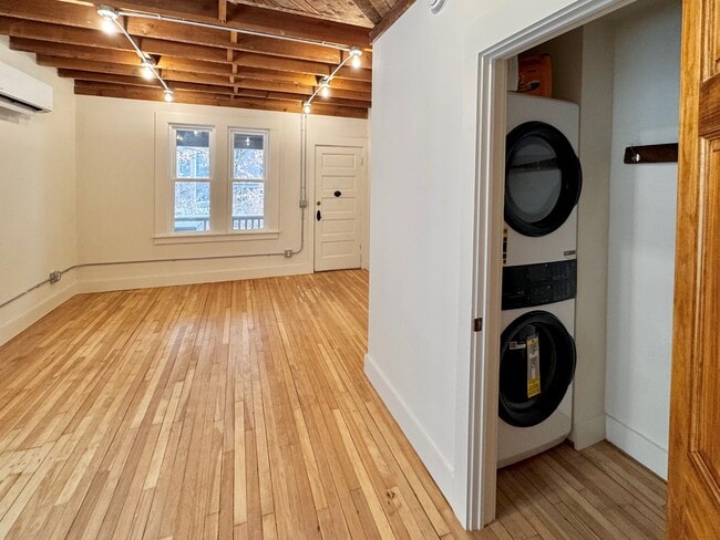 Photo - 1546 Selby Ave Unit B