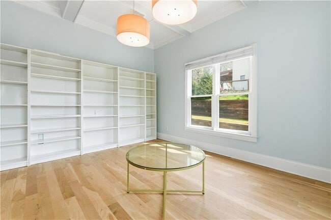 Photo - 850 Ormewood Ave SE