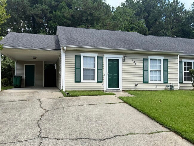 Photo - 104 Single Tree Ln