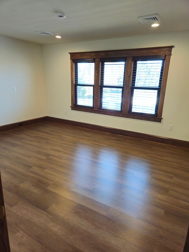 Photo - 3142 William Penn Hwy Unidad 2nd FL Apt