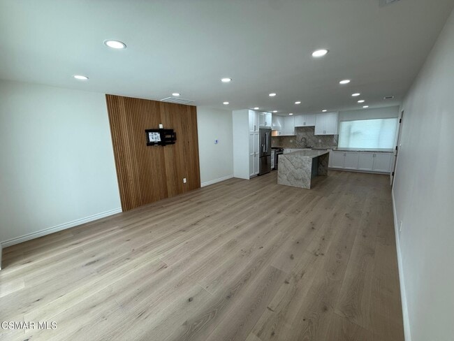 Photo - 102 W Alta Green