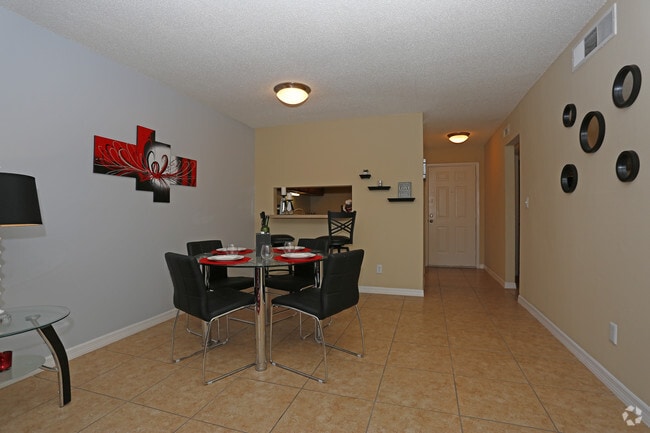 1BR, 1BA - 862 SF Greater Serenity - Dining